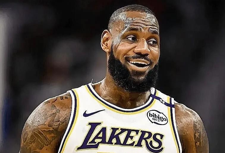 詹姆斯记录中断在即！上场湖人比赛，詹姆斯首节得分挂零，我惊奇发文，说他得分上双的