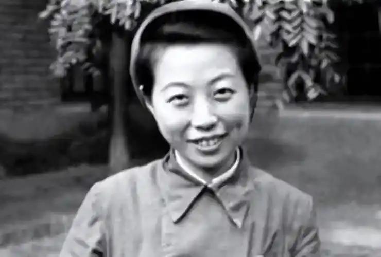 1946年，因会议机密被泄露，蒋介石大怒，让秘书长吴铁城彻查此事，沈安娜知道后，