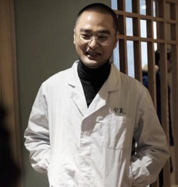 “身价上亿”的北京协和医学博士冯唐，语出惊人：“如果不想得癌，少得癌，特别是女生