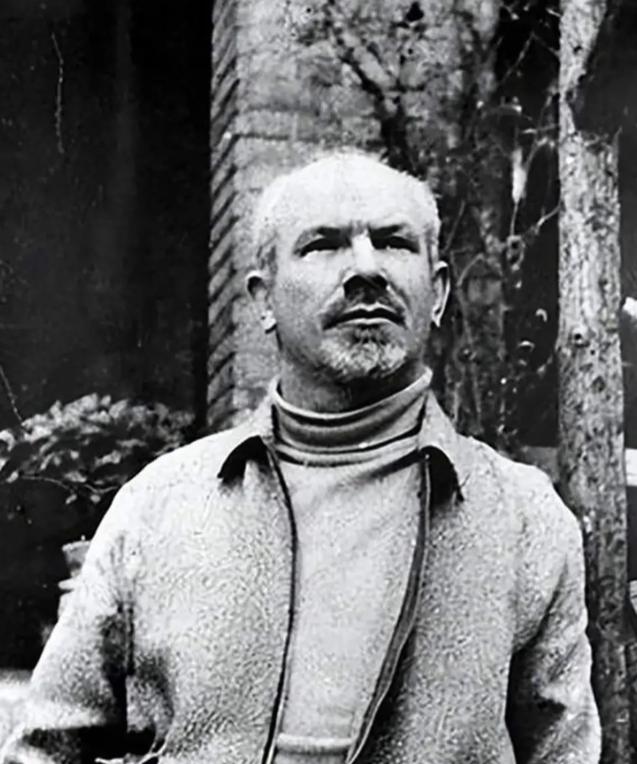 一直以为白求恩就是个好人，课本里那种，脸谱化的好人。直到今天，才知道，这根本不是