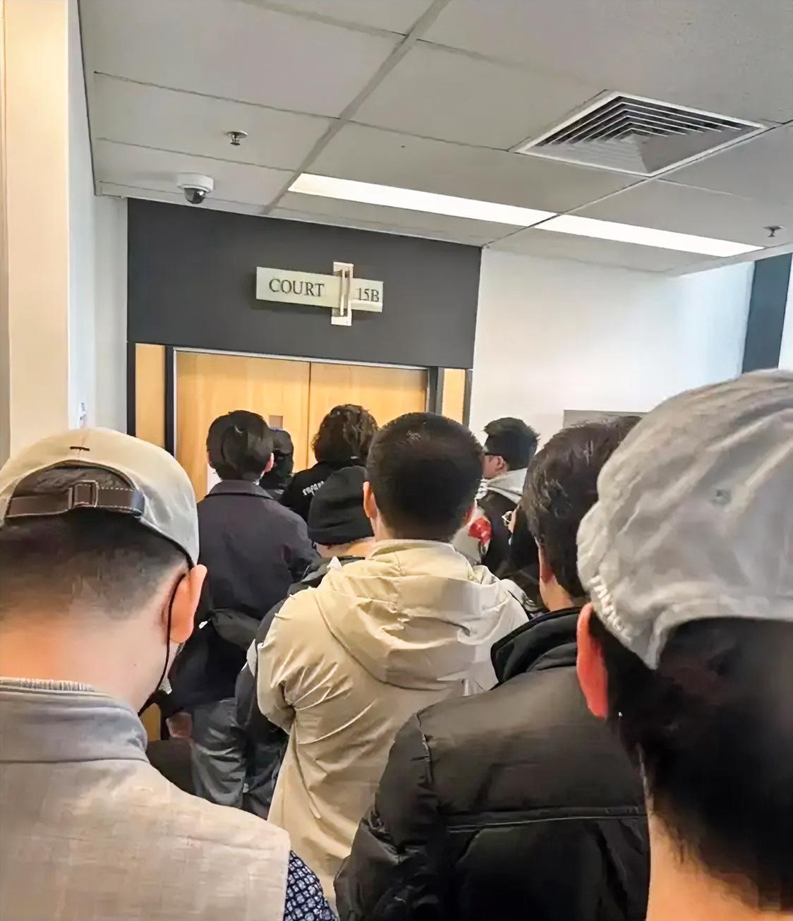 不出意外，特普会终没达成有效协议，还得接着谈。可澳洲那边同日举行的杨兰兰案