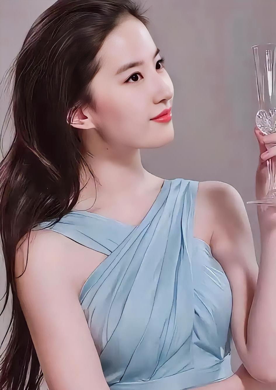 今天聊聊夫妻生活的“秘诀”——那就是敞开胸怀，放开自己！别害羞，别拘...