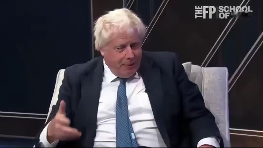 ​英国前首相约翰逊的观点和现首相伯纳姆的观点截然相反，让人听了以后差点掉了下巴。