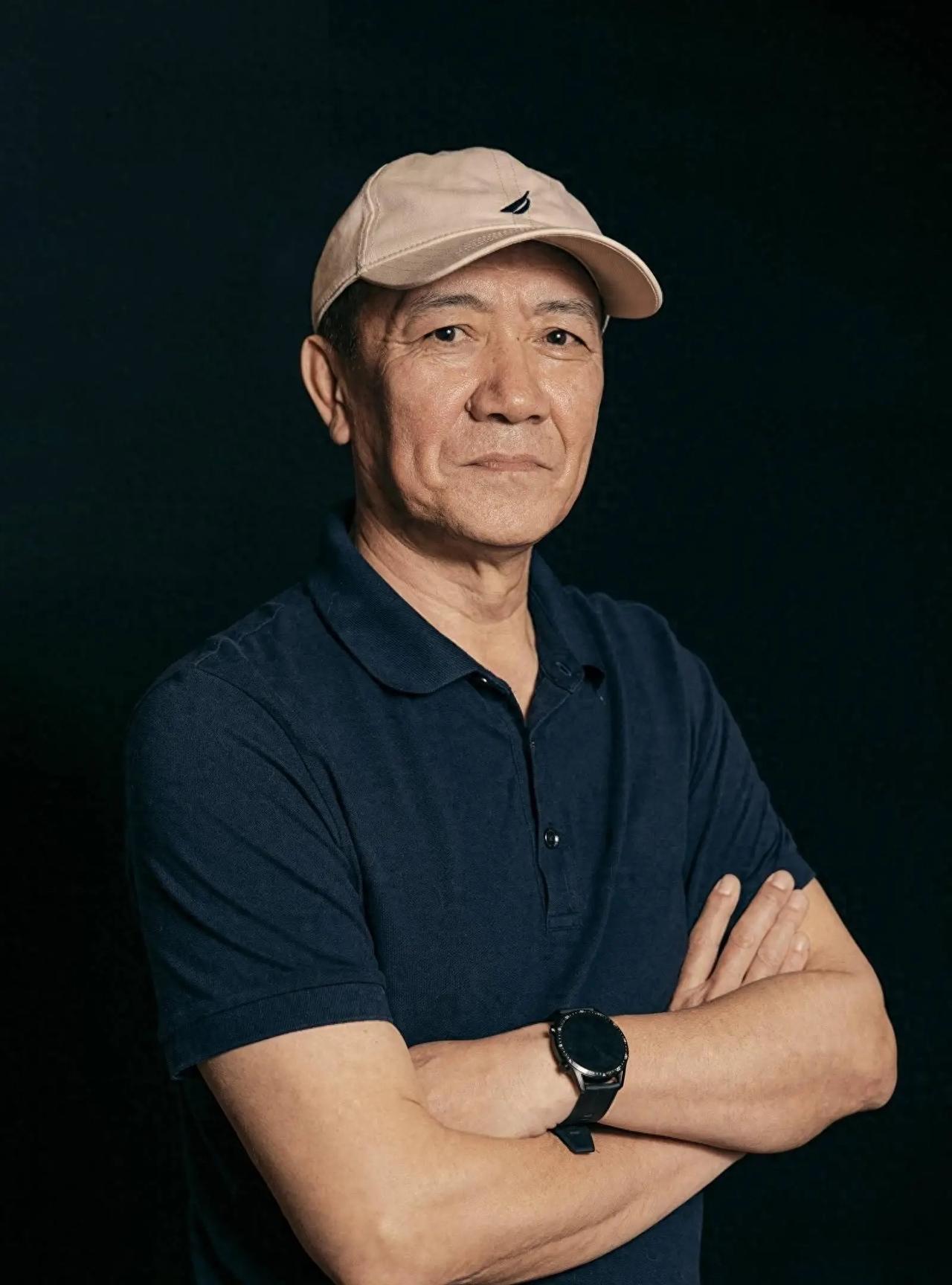 演员李幼斌自曝父母全在养老院：我父亲98岁了，我母亲95岁，每次去看他们，我都非