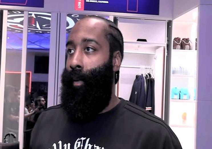 都说哈登绝配是塔克，我看未必。快船新来的这哥们，不仅能吃饼，还敢为哈登跟对面干架