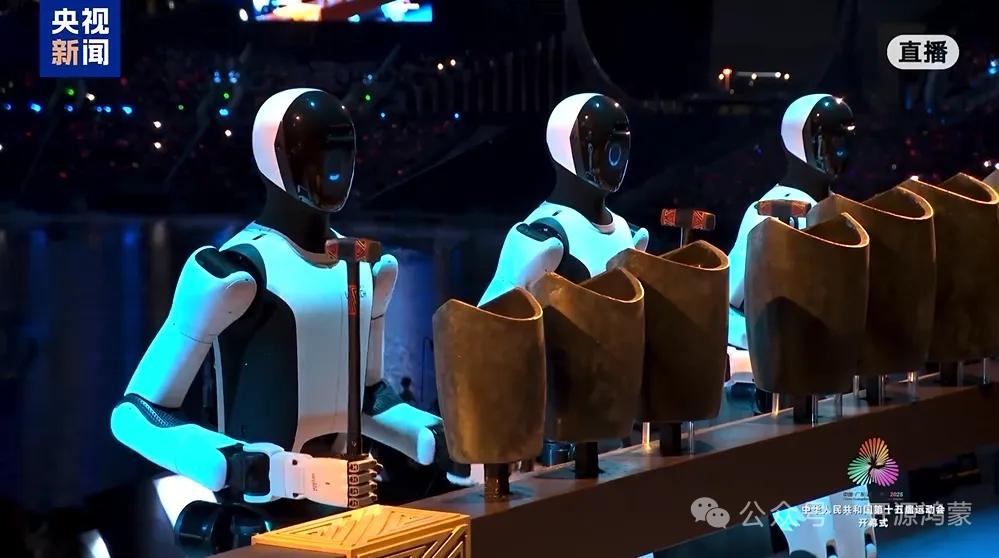 届时，撒贝宁、谢娜、黄晓明、王冰冰将联袂主持，刘欢、黄渤、孙楠、梁咏琪、容祖儿、