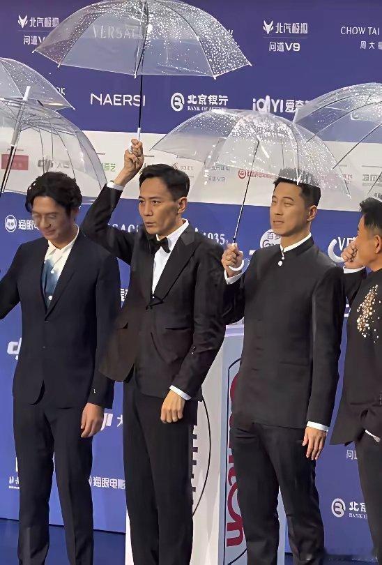 突然发现，刘烨有一点真的很神奇，可能很多人已经注意到。那就是每次刘烨上热搜，话题