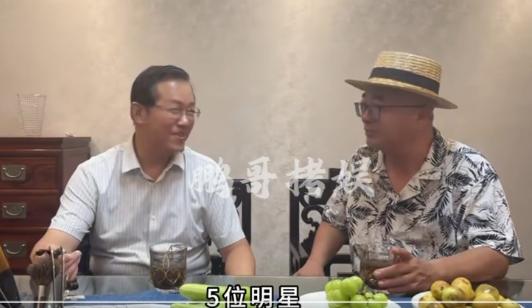 娱乐圈大瓜！知名P姓歌手夫妻俩，双双婚内出轨各玩各的：女方勾搭上了同住小区的