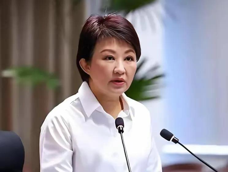 此人是敌是友？有没有了解她的，水深不深？她可是国民党里的常胜将军。
