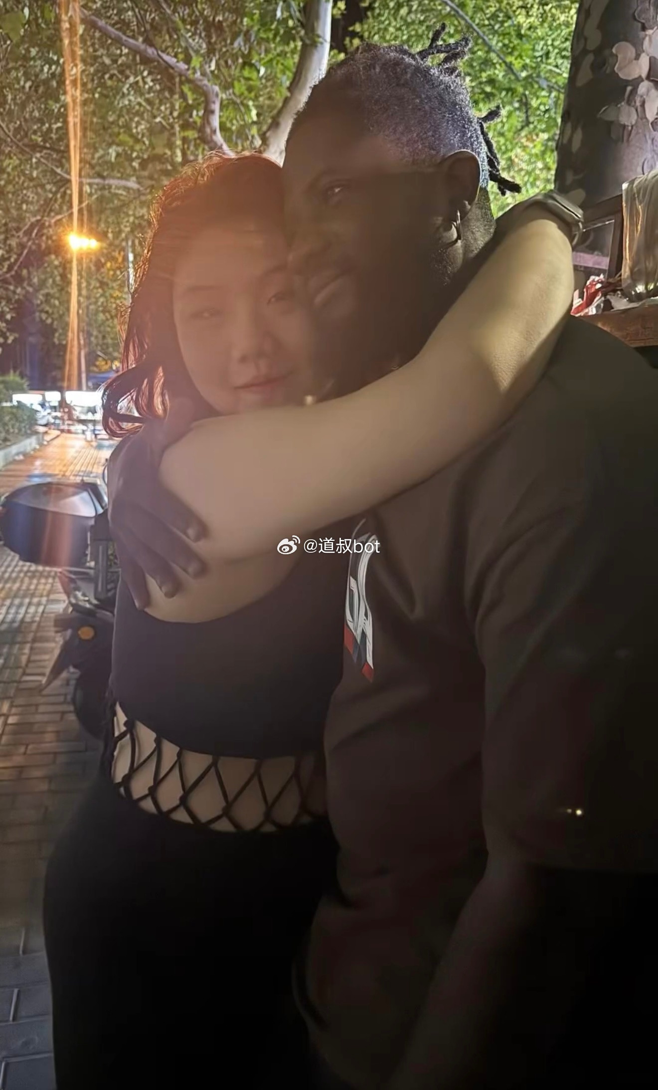 有点不能理解，但是还是祝福她。