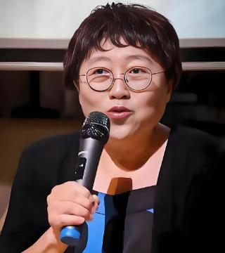 一位性学专家说：“但凡有点姿色的已婚女人，自己愿意的话，都不止一个男人。