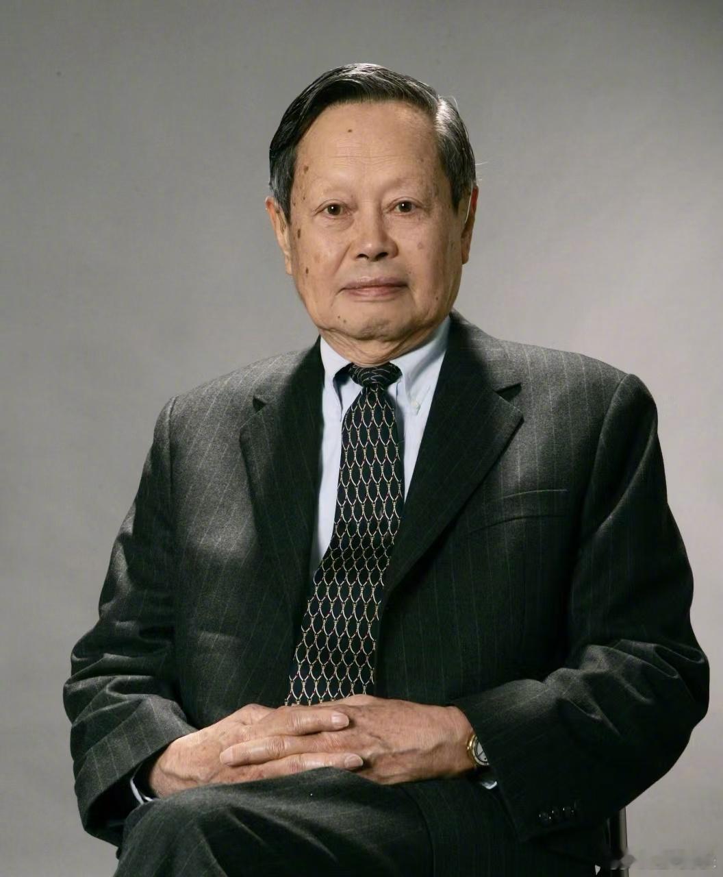 杨振宁逝世103岁已是人类寿命的天花板从事科研技研的专家往往寿命都很长，坚持长