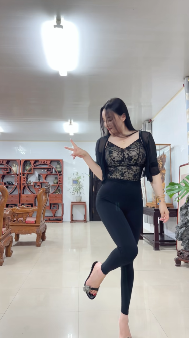 没开美颜，我这样的身材能打几分？