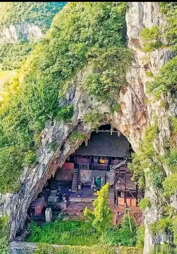 这确实是好地方，日不晒，雨不淋！​​​​