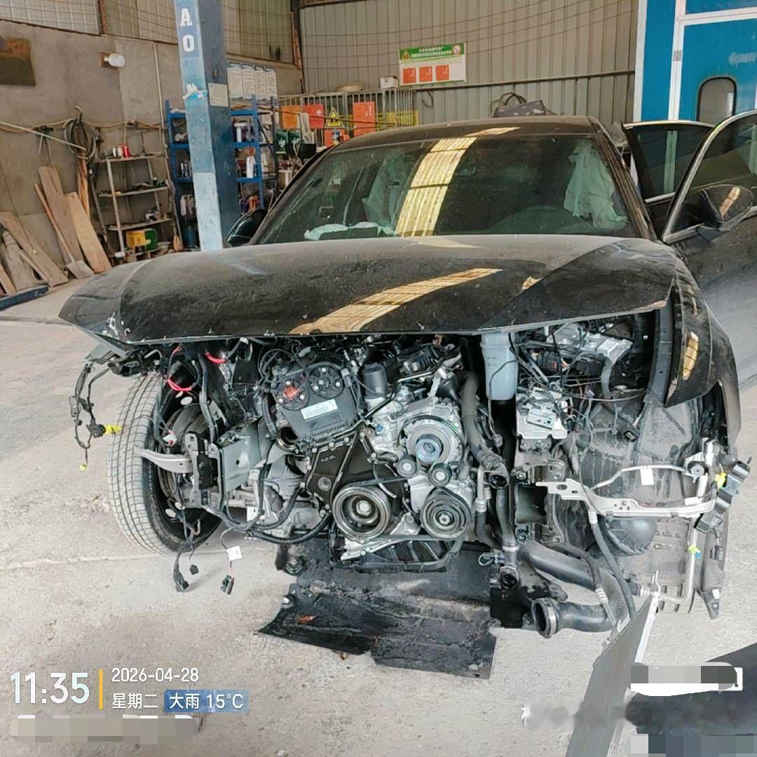 才买半年的准新车，撞成这样！修车都要17万，二手残值贬损8万；血淋淋的代价，