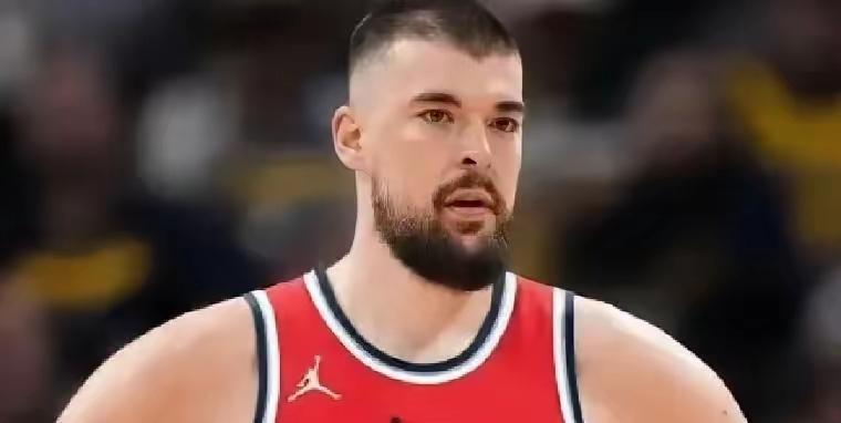 祖巴茨回来要给大洛佩兹打替补了快船战胜开拓者，大洛佩兹打出快船生涯最强之战，