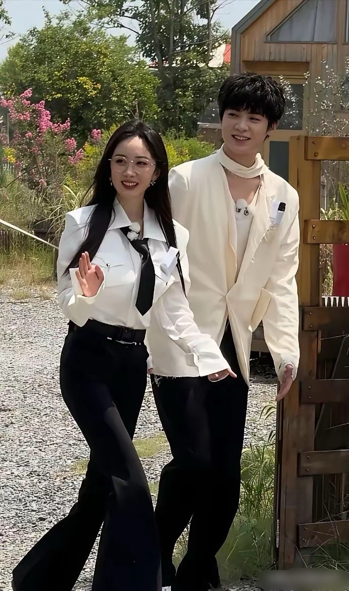 没有滤镜下的杨幂，你们能接受吗？