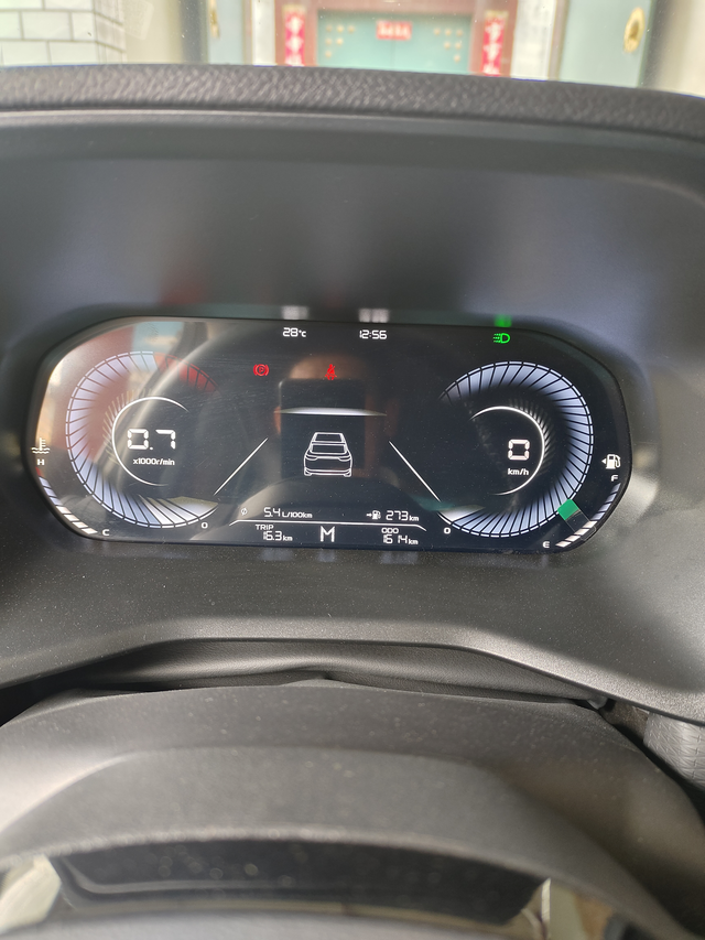 吉利帝豪手动豪华油耗大家的油耗是多少，首保前我的6.5左右，首保后现在保持5.