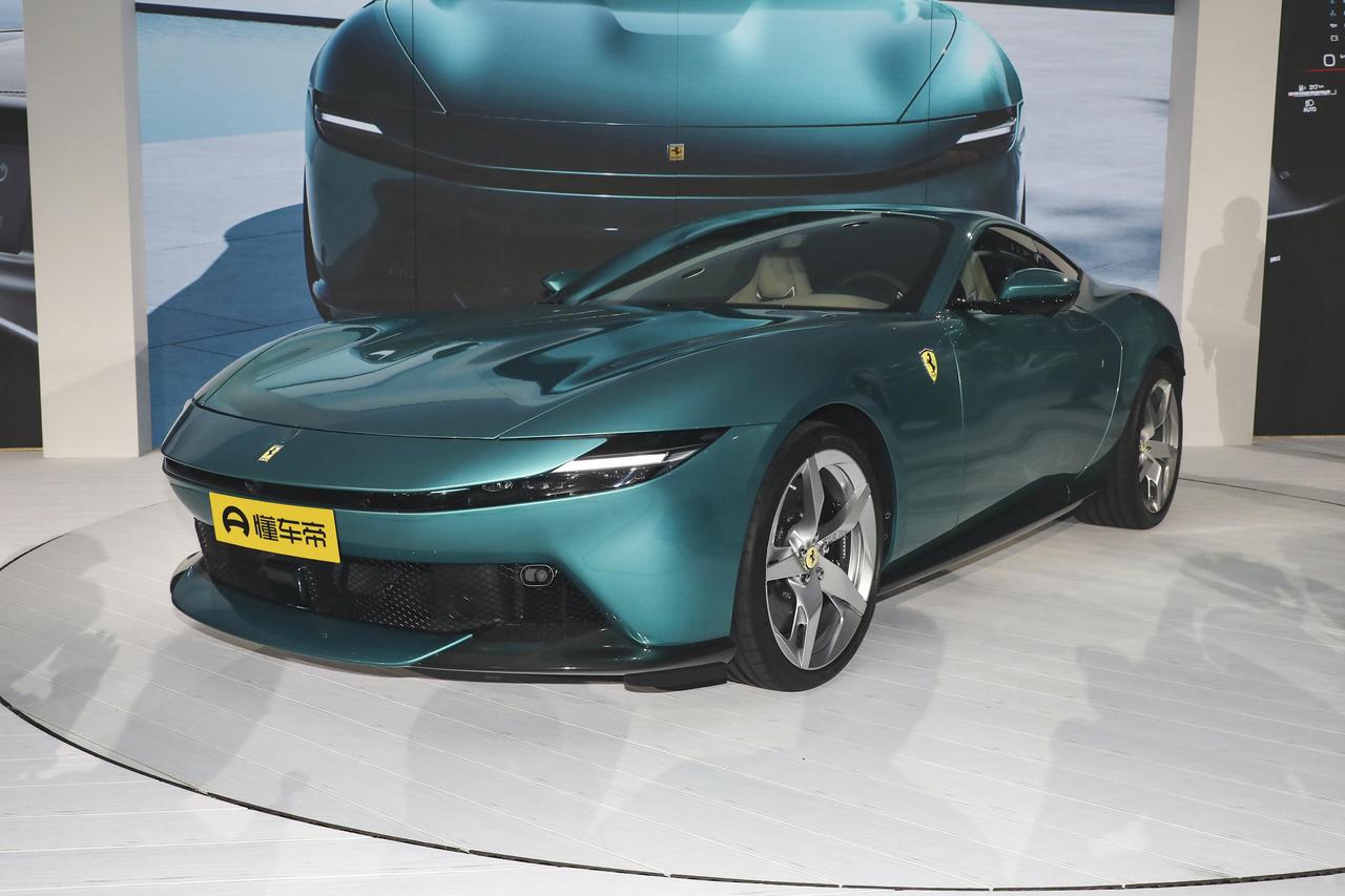 F1车手技术里，防守和超车那可是门大学问！防守时，顶尖车手就像个“老狐狸”，能精