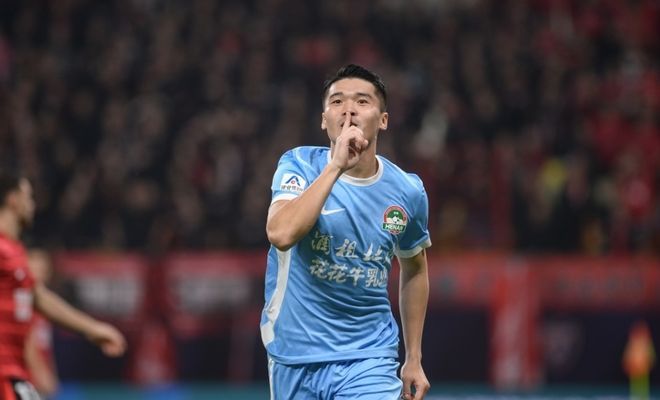 中超末轮争冠形势悬念留到最后!中超末轮争冠形势——海港末轮只要确保在客场不输