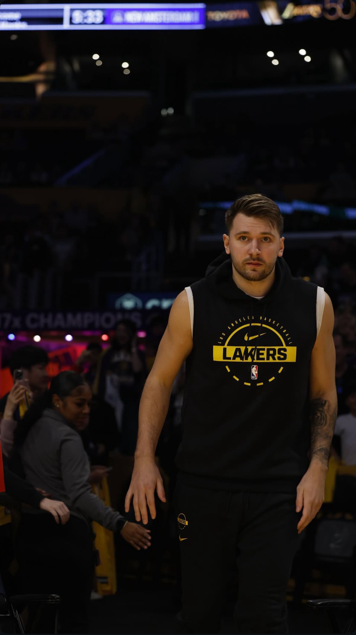 77ins更新～拍得真棒，可以做壁纸～摄影师加鸡腿东契奇