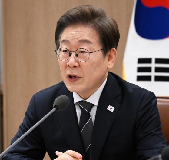 韩国对中国提了一个请求，希望中国给个面子！韩国国防部长安圭伯在首尔会见中国驻