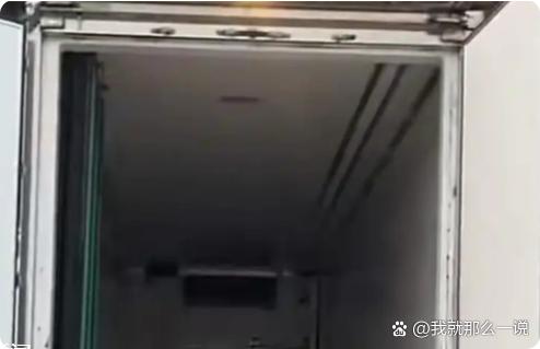 空货车过站被指超重司机开门自证“拉空气”3月26日，上海G15北青公路