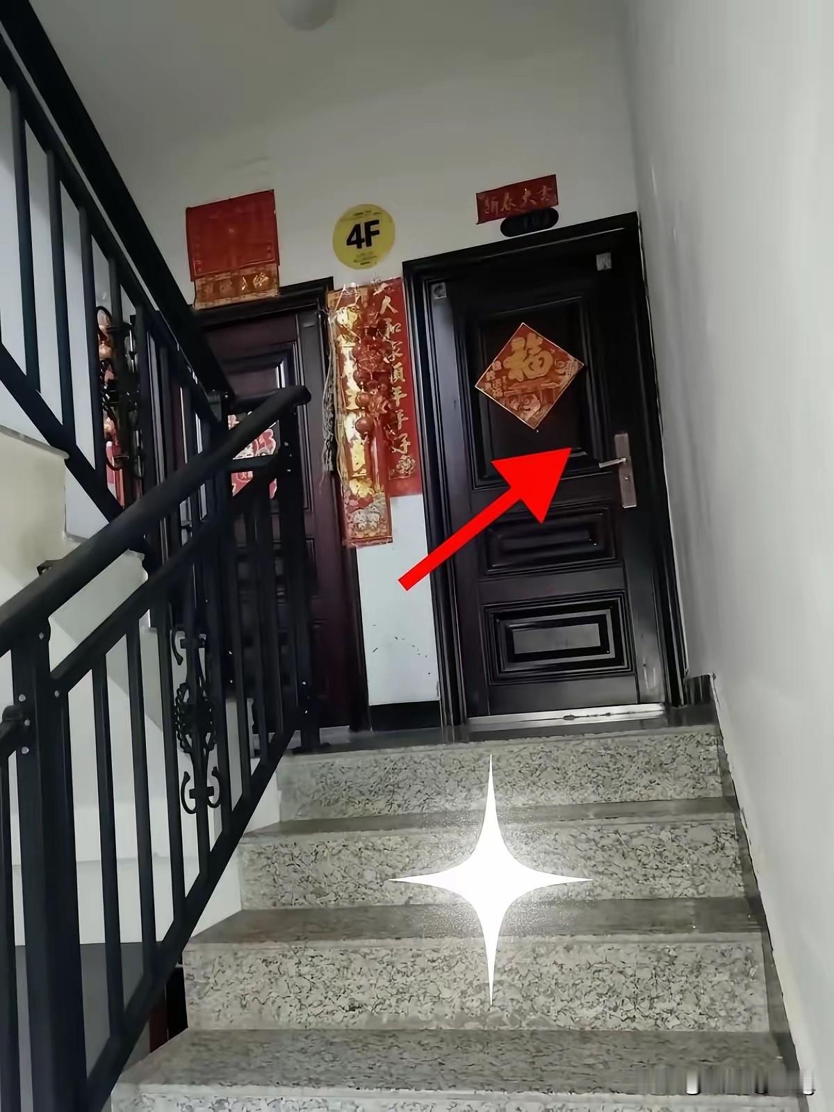 邻居的一通报警，揭开了一段让人心里发酸的现实。邻居仅凭出租屋内一男三女同住，就主