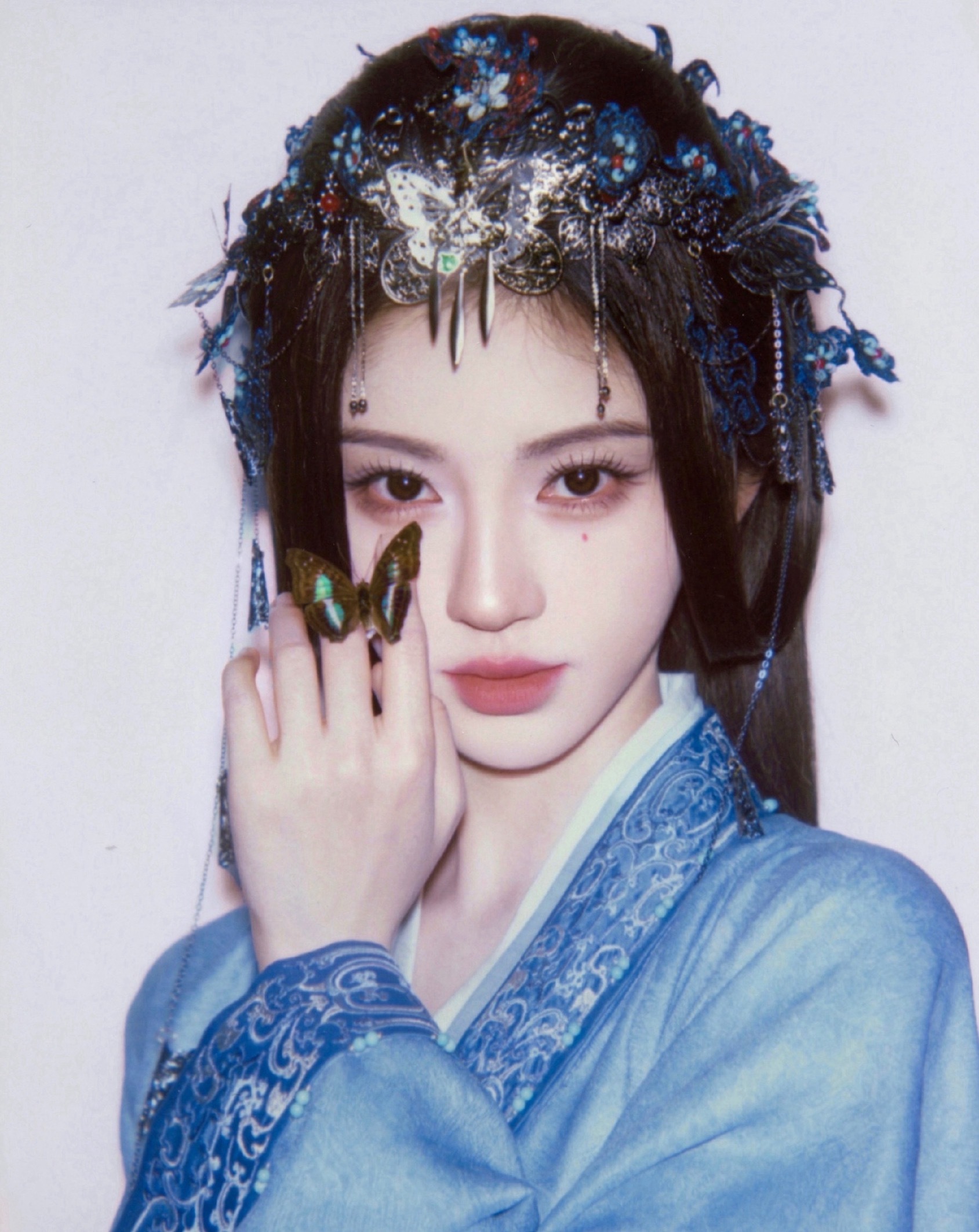 #网图原图分享#张予曦鞠婧祎吴宣仪or吴祎琏适合珠光高饱和小清新蓝调调色拿图评＋赞​