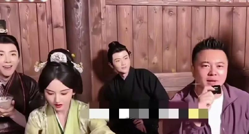 折腰导演说这一场戏足足用了三天才拍成功，也是全剧中最厉害的戏。难拍主要是道具的