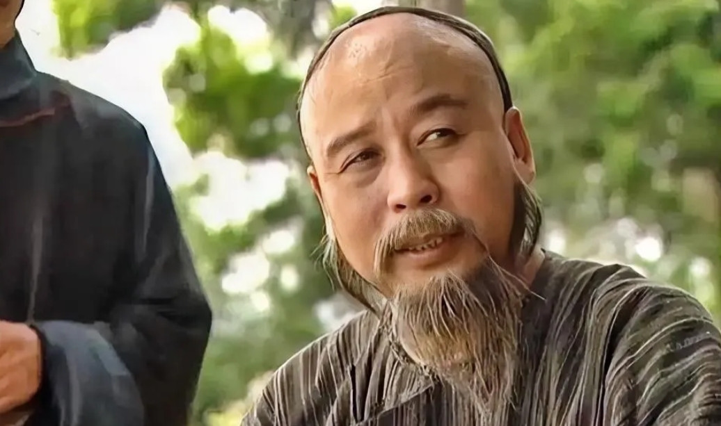 吴三桂手底下有个能人叫刘玄初。刘玄初告诉吴三桂，你不要追杀永历，这叫养寇自重，吴