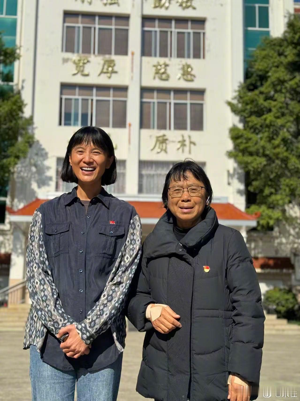 10月10日下午15:40分，宋佳发文回应了！飞天奖落幕，宋佳凭借《山花烂漫