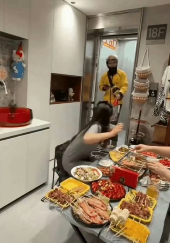 电梯一开就是家门，一梯一户太爽了