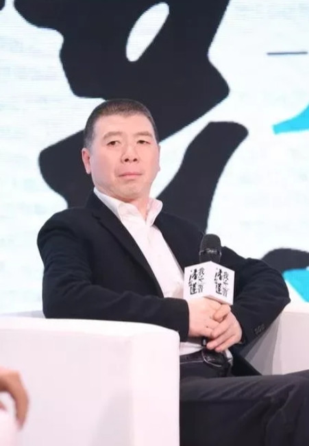 当年，管虎筹拍电影《老炮儿》，他想找冯小刚饰演“六爷”，没想到被拒绝了，管虎换了