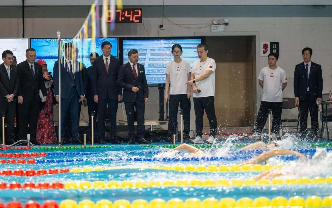 文莱王储在北京第二天行程，参观北京国家体育总局训练基地！5月12日文莱王储比拉还