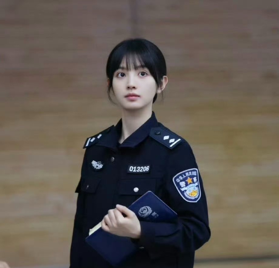 迪丽热巴和田曦薇谁的女警角色更好看？