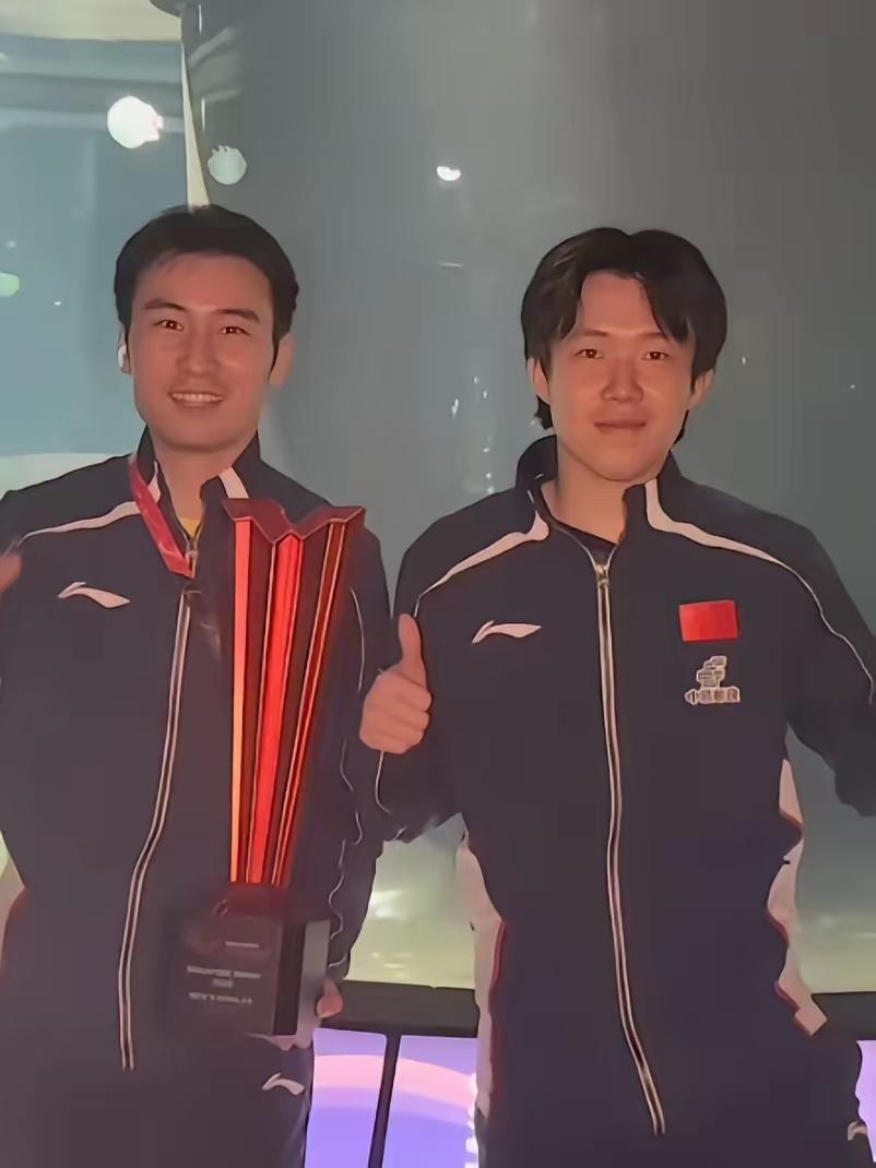 牛冠凯和曹巍的共创账号被迫注销！6月14日，牛冠凯与曹巍共同的一个账号，在放出