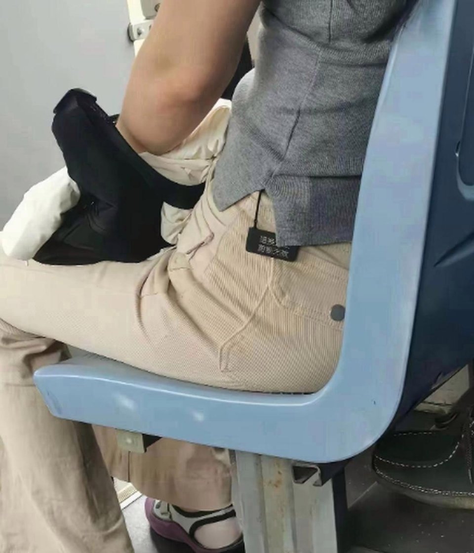 这穿出来不尴尬吗妹子