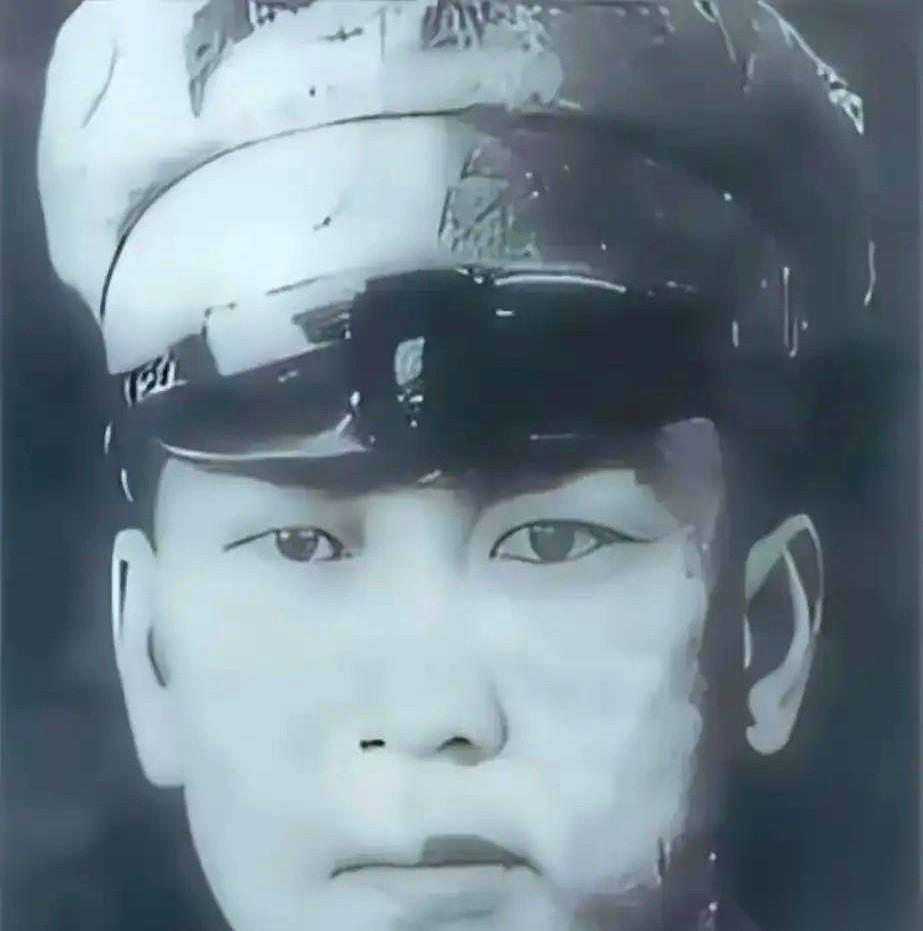 1949年，第120军军长周嘉彬下令就地解散部队，并直接放走了大牢里的政治犯。