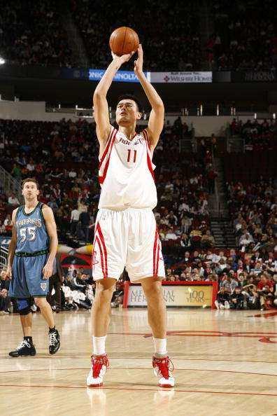 姚明24秒卡点挑战：用“巨人之心”精准击中每一击，震撼全场！在篮球界，有多少