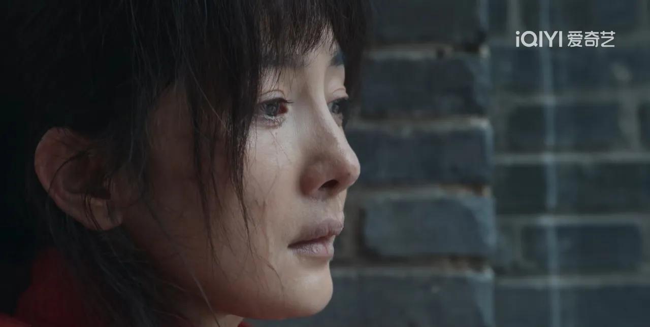 电视剧《生万物》中，杨幂和秦海璐谁的素颜更加真实？由杨幂、欧豪主演的年代剧《生