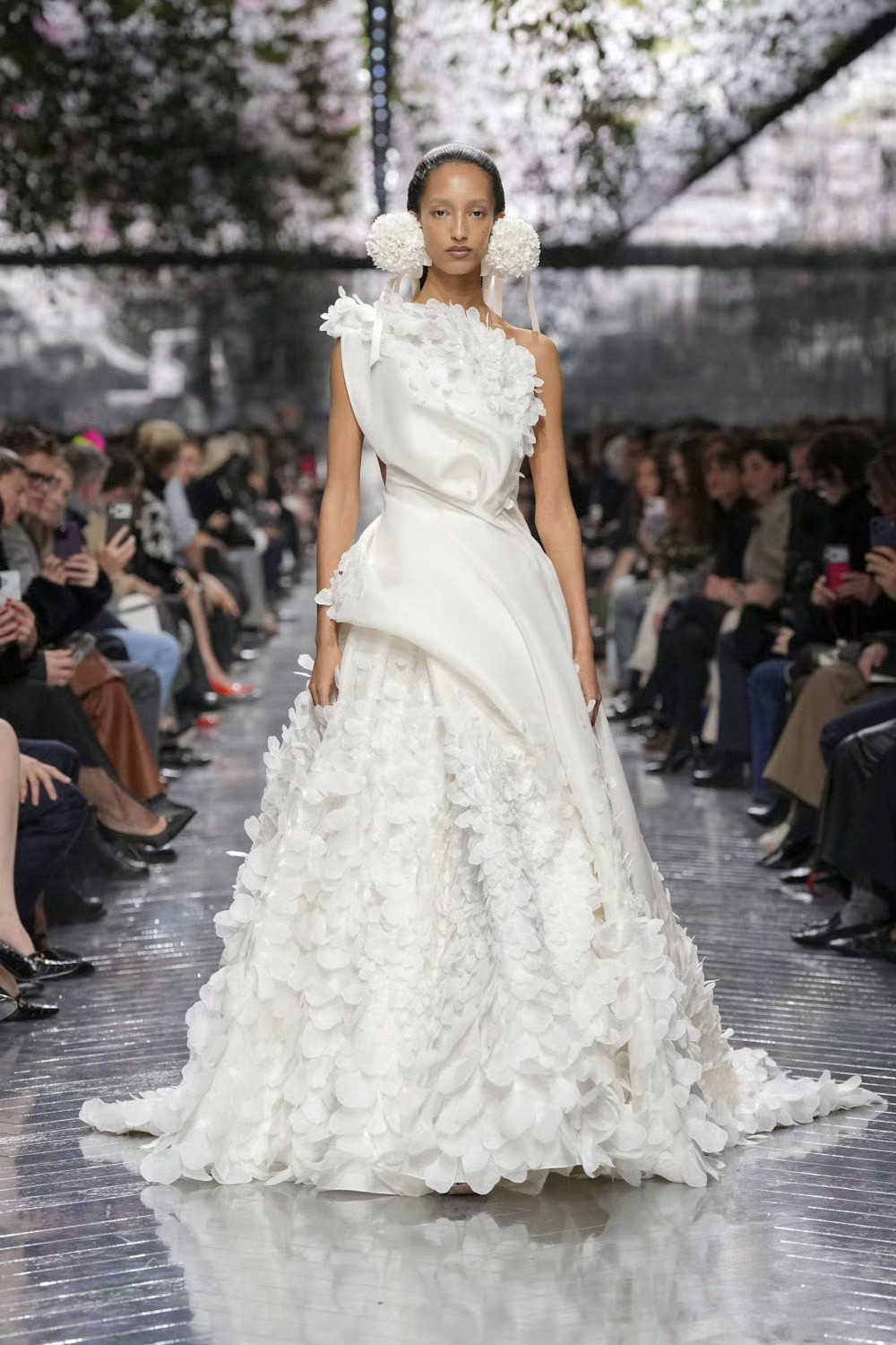 丑雕最新高定里比较适合红毯的几套