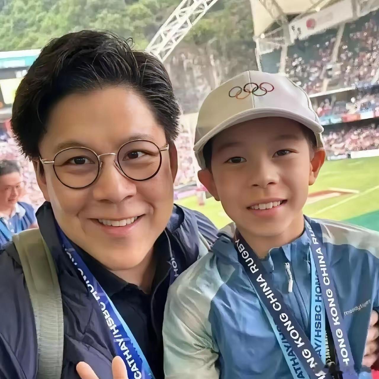 郭晶晶霍启刚大儿子远赴英国读书，网传入读拉德利公学，看懂霍家三代奔赴英...