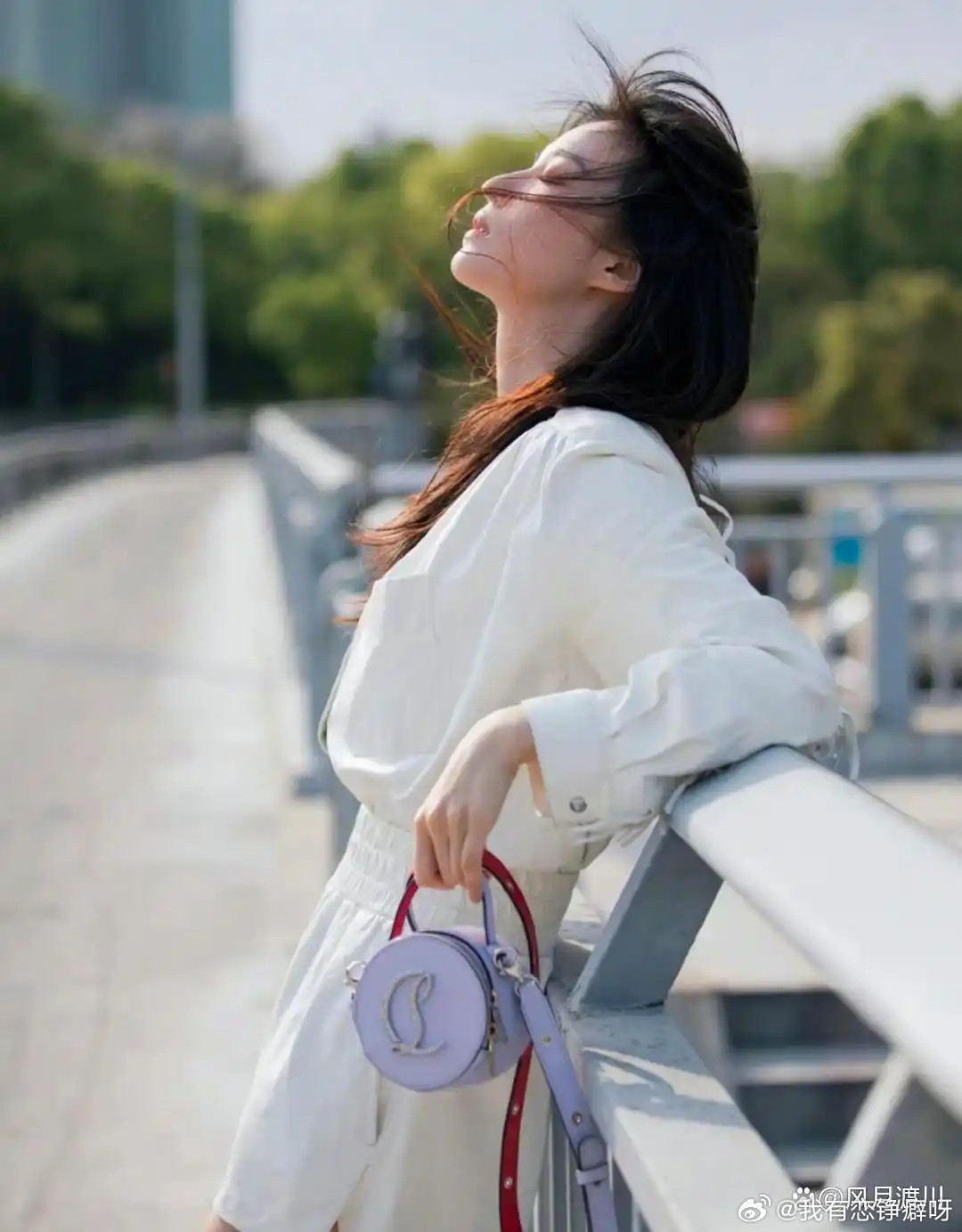 王楚然，明媚女神，这长腿也太令人惊艳了