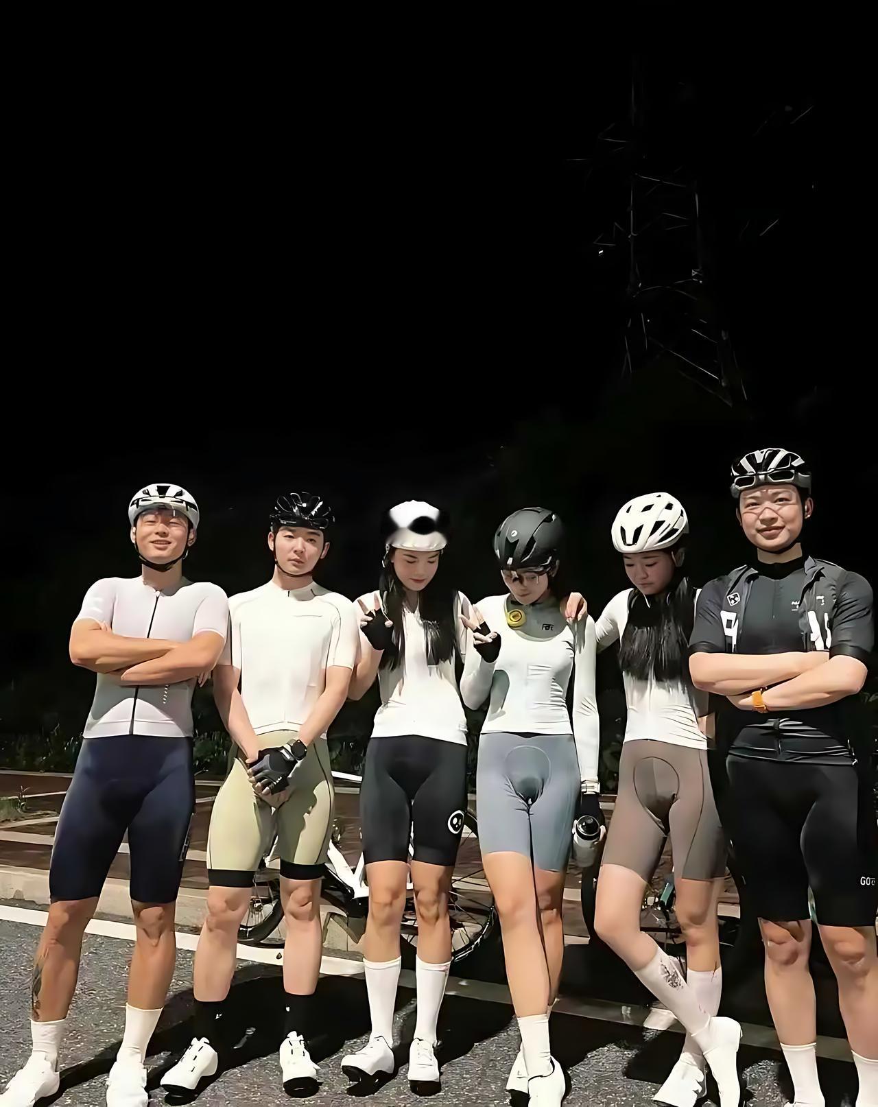 竟然还有人在问骑行圈到底乱不乱，这里面只需要看一样东西：这些女孩子参加骑行圈，是