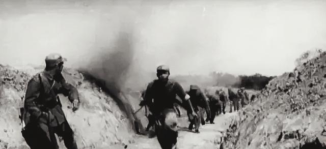 1939年2月，日军突袭了原来由八路军控制的当时全国最大金矿——玲珑金矿，当时这
