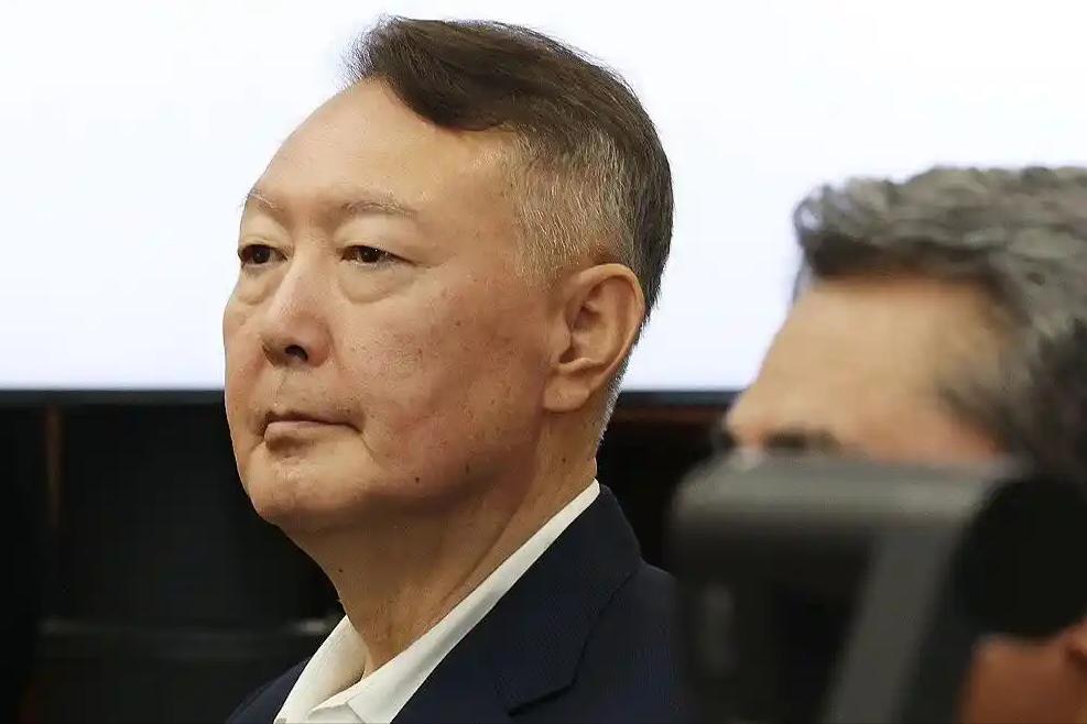 全网炸翻了！4月6日韩国前总统尹锡悦迎来了二审宣判前的致命一击，涉嫌妨碍逮捕案中