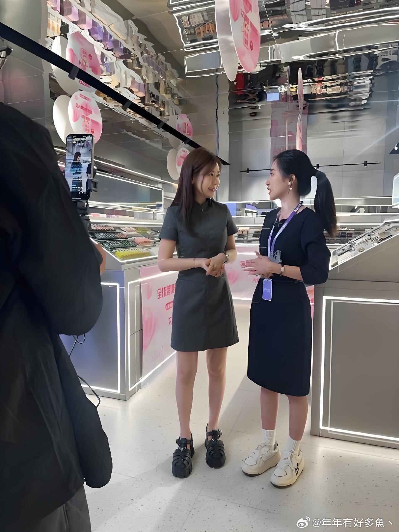 原来福原爱离婚之后瘦了这么多，我一直以为她有点胖呢