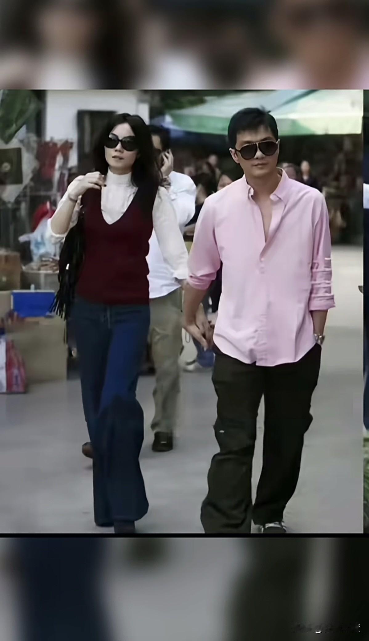 亚洲天后王菲20多岁与窦唯，30多岁和帅气时的李亚鹏，40多岁时与谢霆锋。王