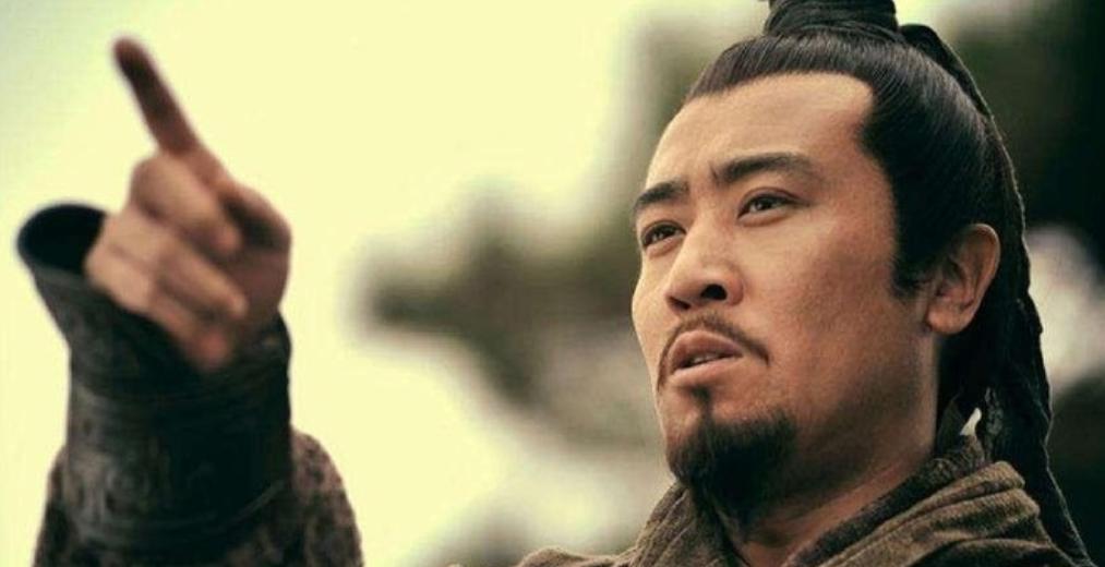 公元220年，刘备怒问义子刘封：“荆州有难时，你二叔求援，你为什么不去救援？”刘